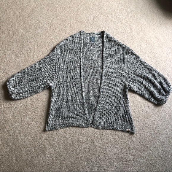 Ripcurl Cardigan Sweater. - Picture 8 of 9